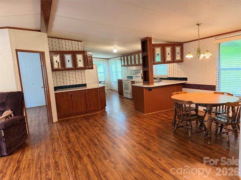 5493 Harris Farm Rd, Hickory, NC 28602