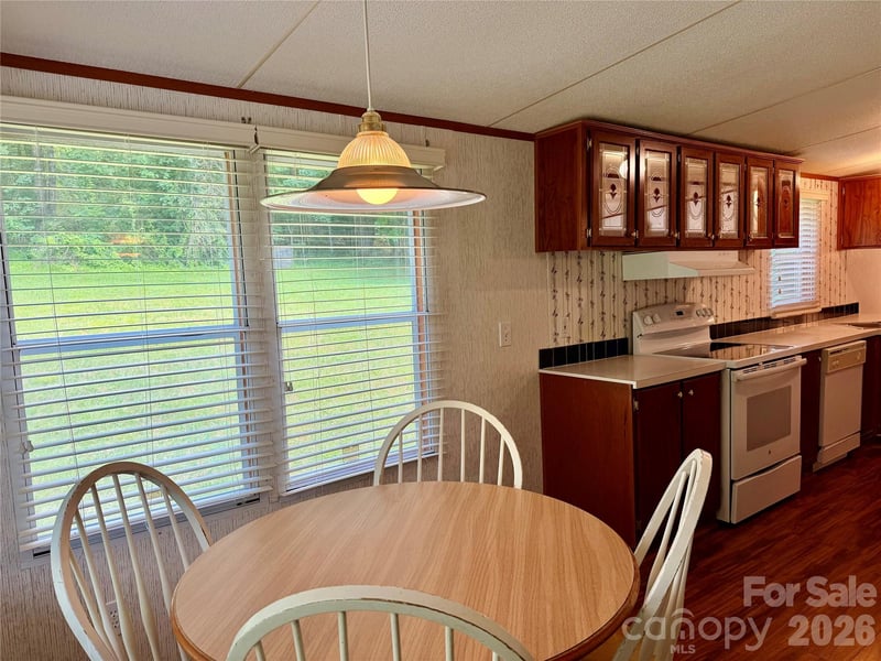 5493 Harris Farm Rd, Hickory, NC 28602