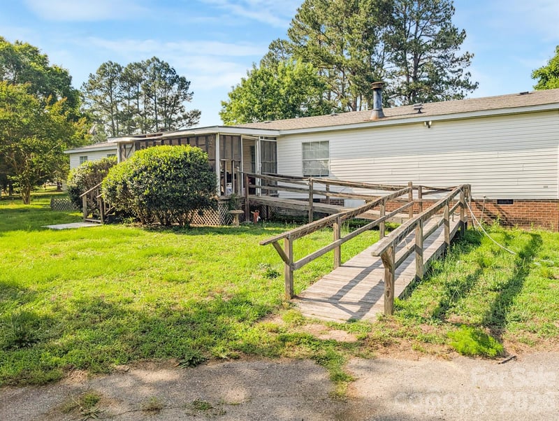 5151 Redman Rd, Rocky Mount, NC 27803