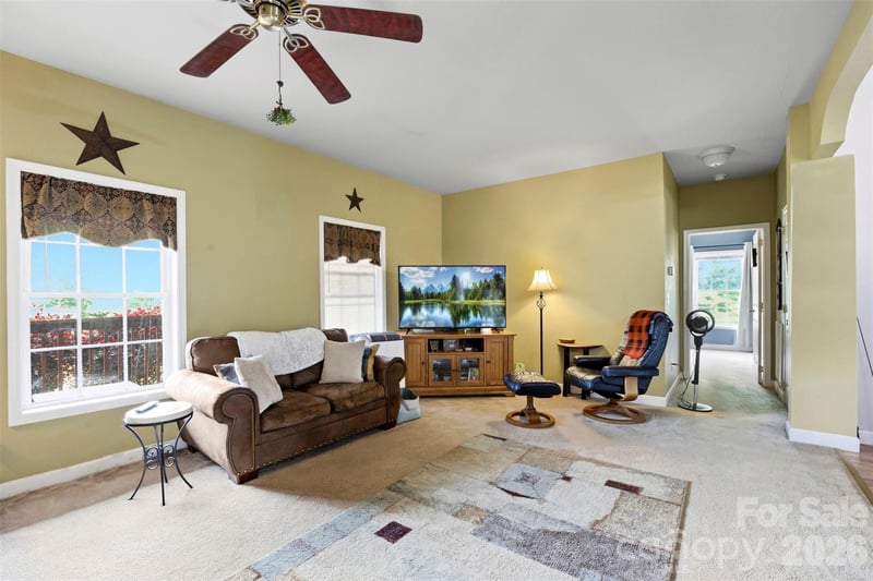 1581 Rhyne Rd, Dallas, NC 28034