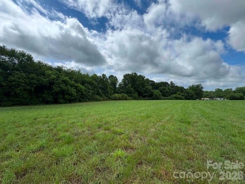 002 Poplar Springs Rd, Elkin, NC 28621
