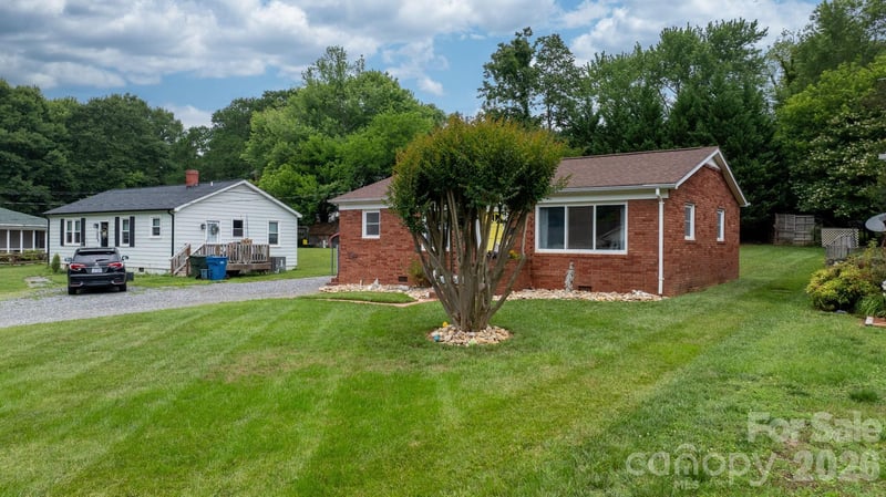 1423 16th Ave, Hickory, NC 28601