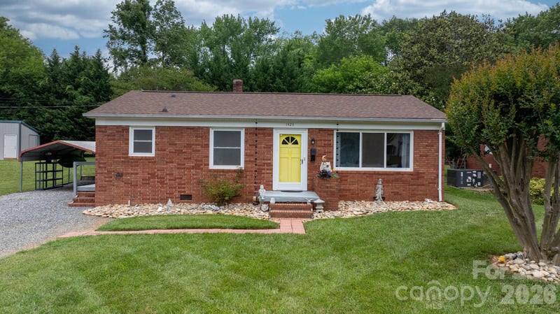 1423 16th Ave, Hickory, NC 28601