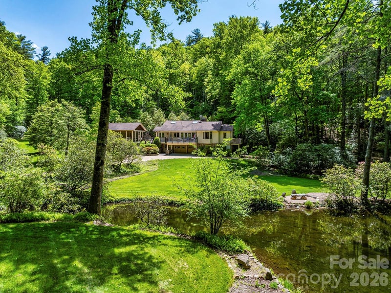 1213 Bull Pen Rd, Cashiers, NC 28717