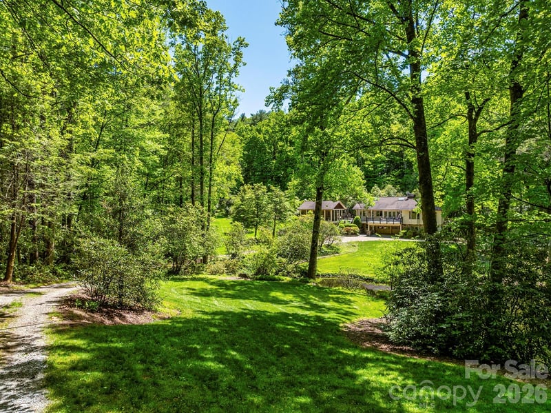 1213 Bull Pen Rd, Cashiers, NC 28717