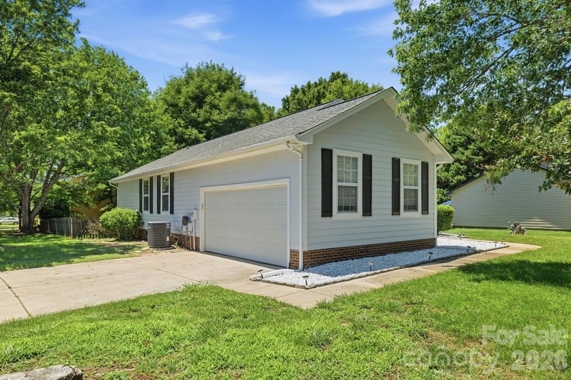 13501 Krislyn Woods Pl, Charlotte, NC 28278