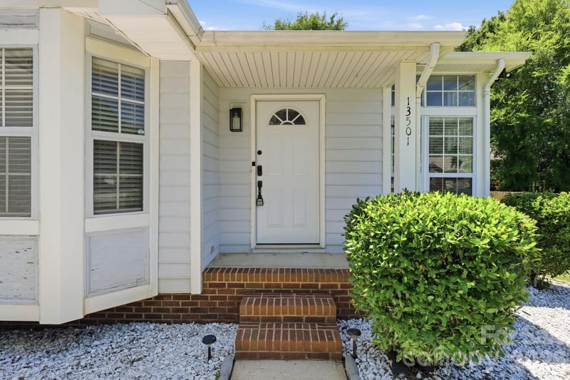 13501 Krislyn Woods Pl, Charlotte, NC 28278