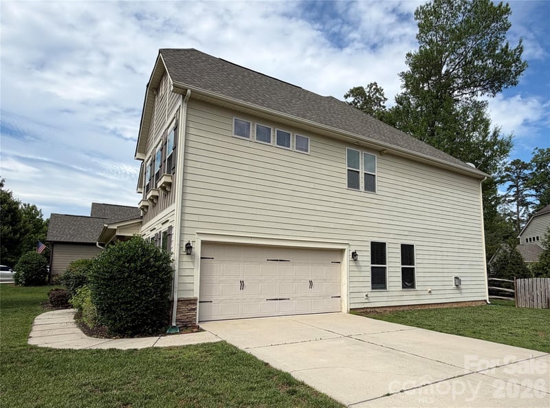 6013 Hyde Park Dr, Indian Trail, NC 28079