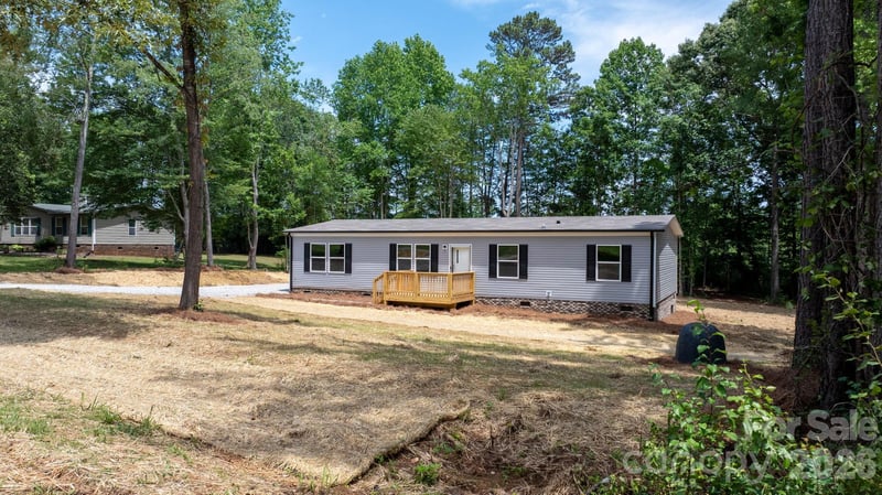 1331 Maiden Wood Cir, Maiden, NC 28650