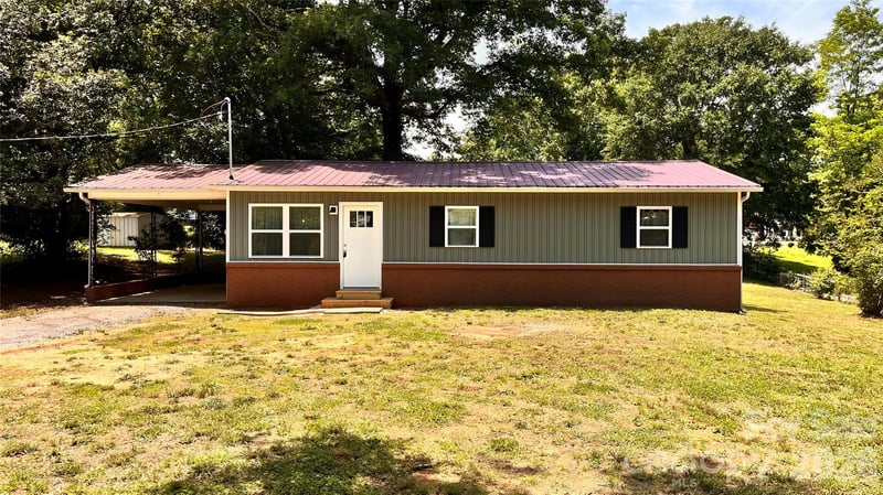 4009 Smokey Creek Rd, Lenoir, NC 28645