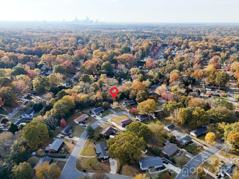 2333 Birchcrest Dr, Charlotte, NC 28205