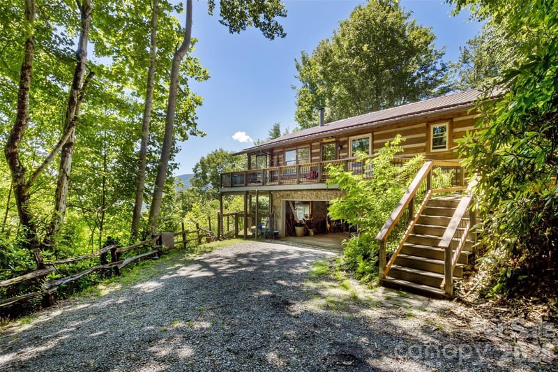 1059 Setzer Cove Rd, Maggie Valley, NC 28751
