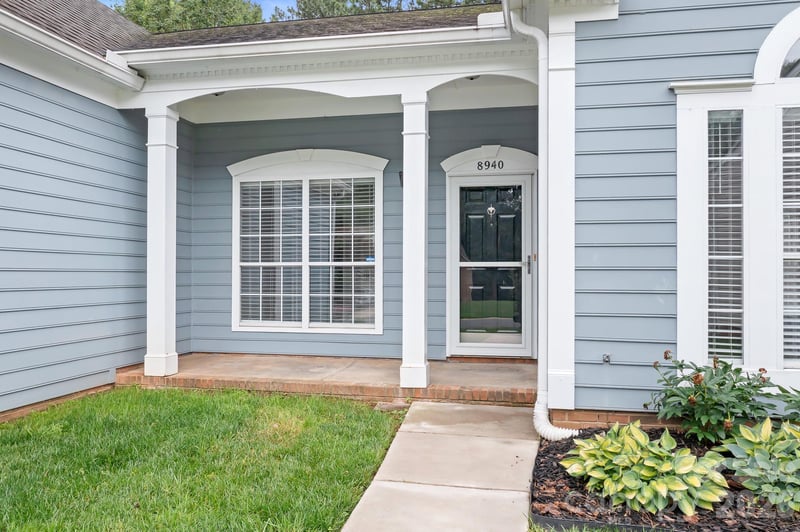 8940 Raven Park Dr, Charlotte, NC 28216