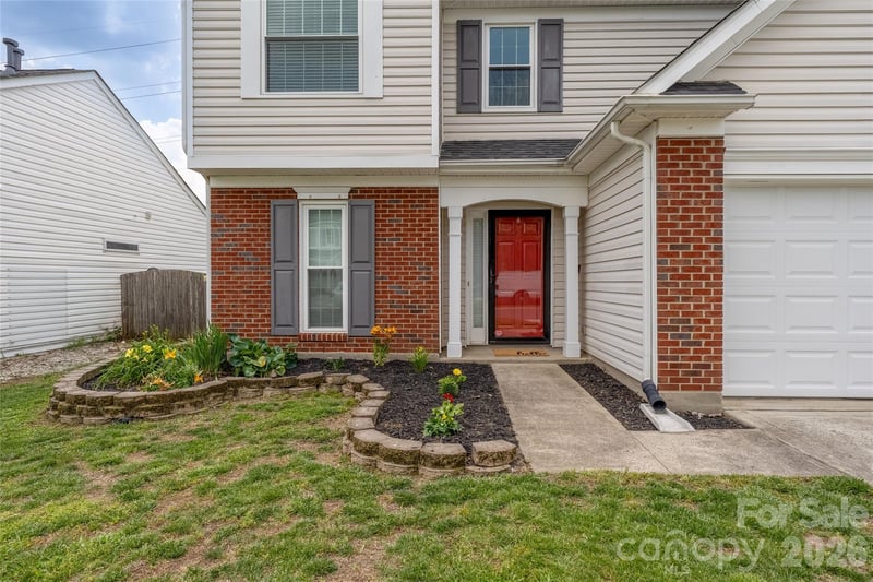 9535 Forest Path Dr, Charlotte, NC 28269