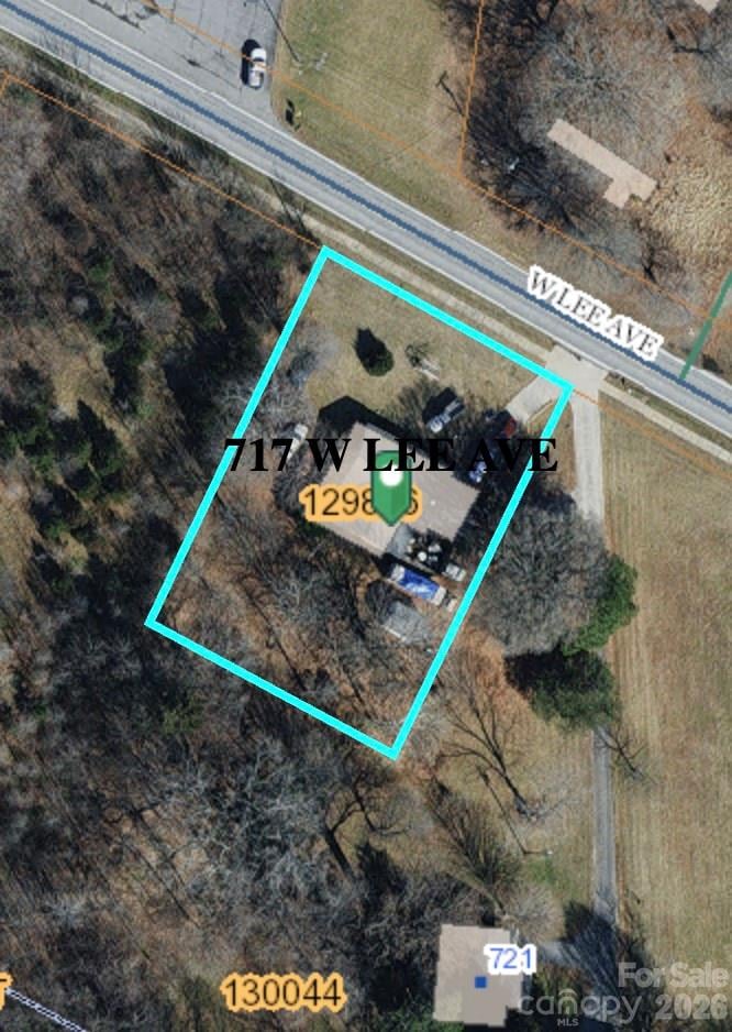 717 Lee Ave, Yadkinville, NC 27055