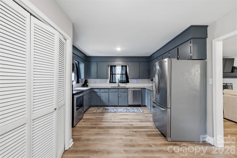 224 Sturbridge Dr, Charlotte, NC 28214