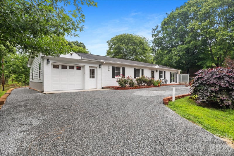 342 West Ave, Troutman, NC 28166