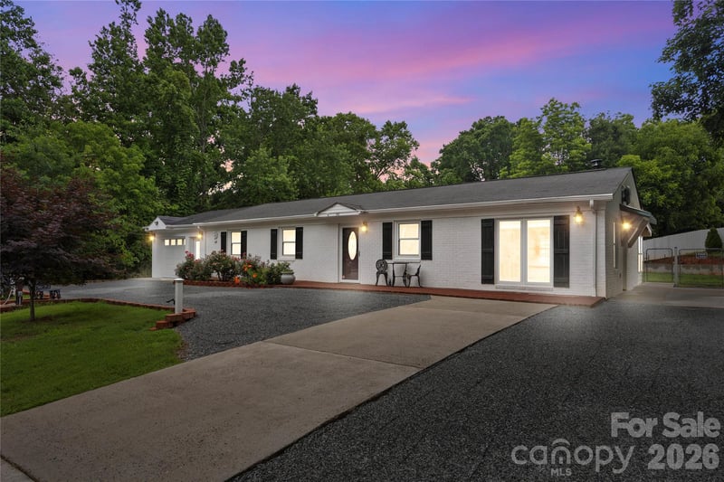 342 West Ave, Troutman, NC 28166