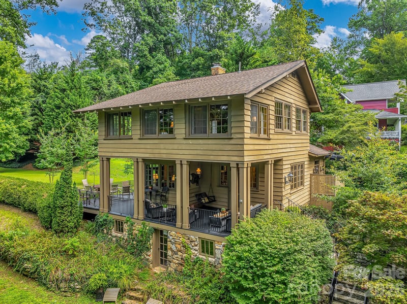75 Charles St, Saluda, NC 28773