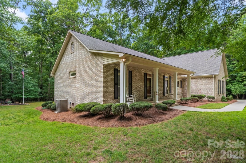 434 Yachtsman Point, Lexington, NC 27292