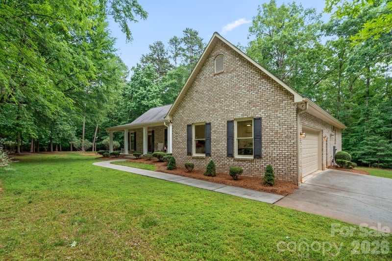 434 Yachtsman Point, Lexington, NC 27292
