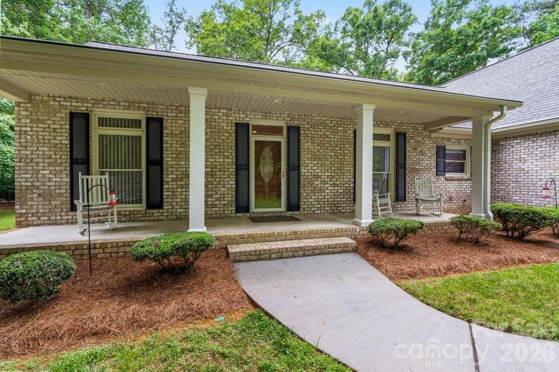 434 Yachtsman Point, Lexington, NC 27292