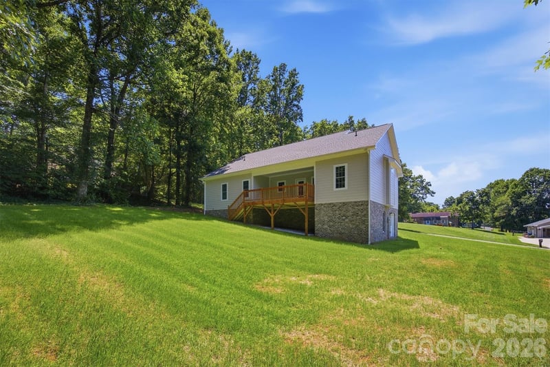 107 Meadow View St, Morganton, NC 28655
