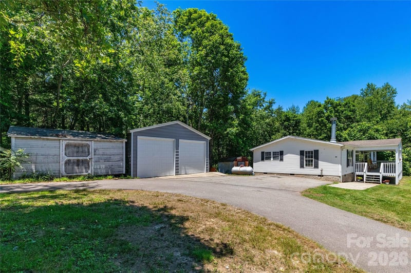 25 Sienna Dr, Asheville, NC 28806