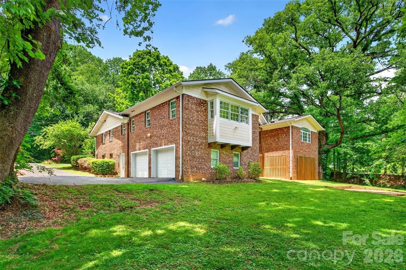 104 Valley Vista Dr, Black Mountain, NC 28711