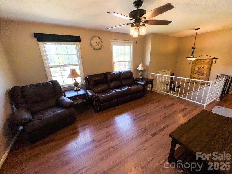 307 Meadowbrook Dr, Newton, NC 28658
