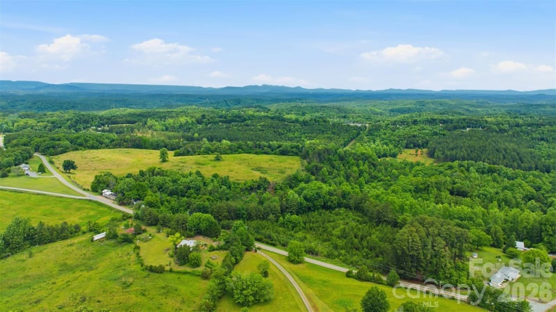 536 Pea Ridge Rd, Mill Spring, NC 28756