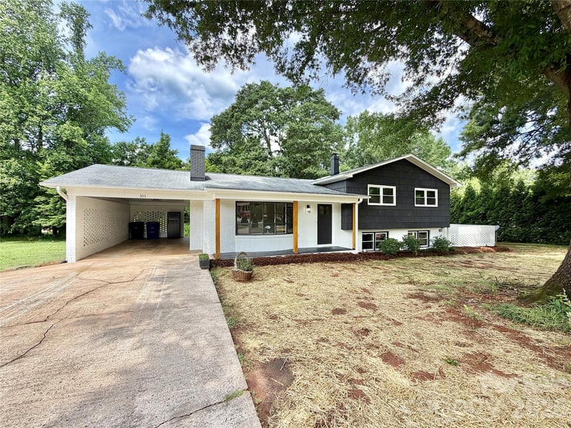 303 Deal Ave, Conover, NC 28613