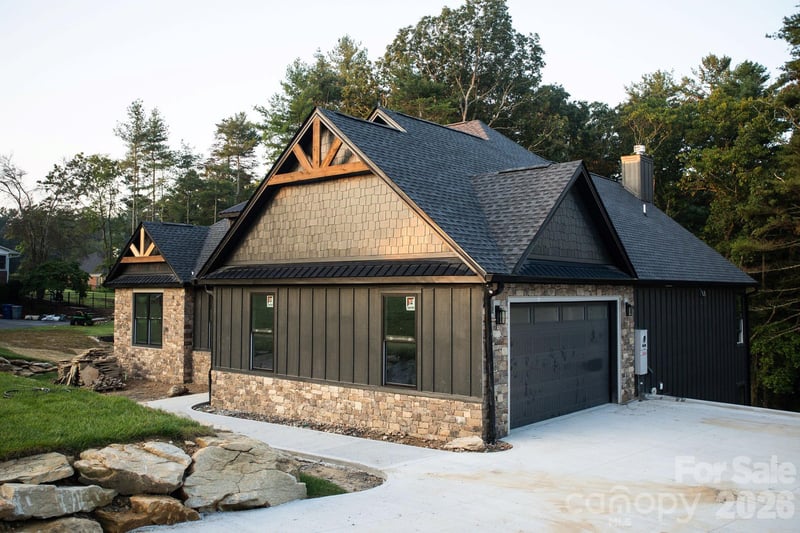 113 Perry Pl, Hendersonville, NC 28739