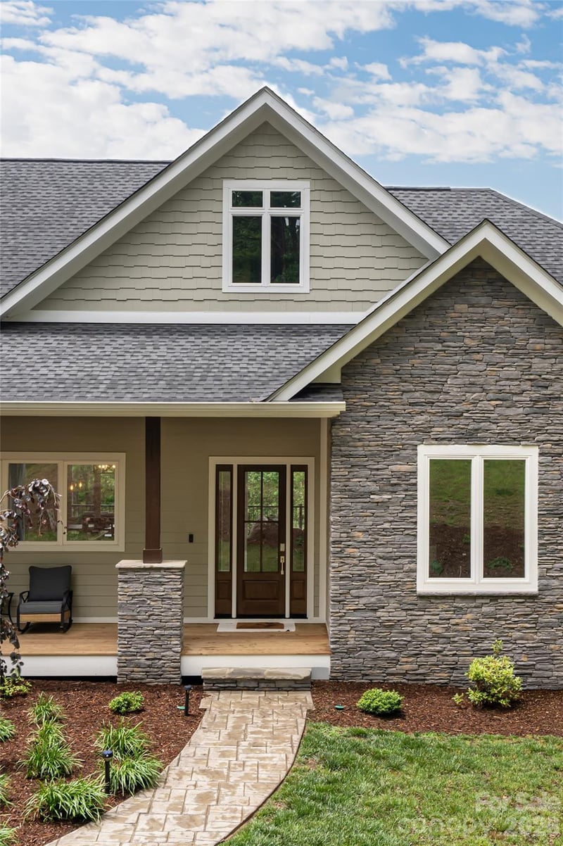 128 Saddle Ridge Dr, Alexander, NC 28701