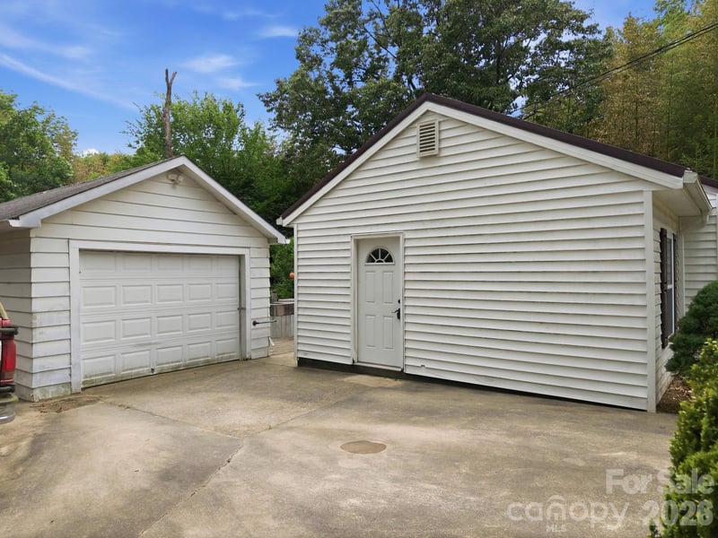 211 Sowers Ferry Rd, Salisbury, NC 28144