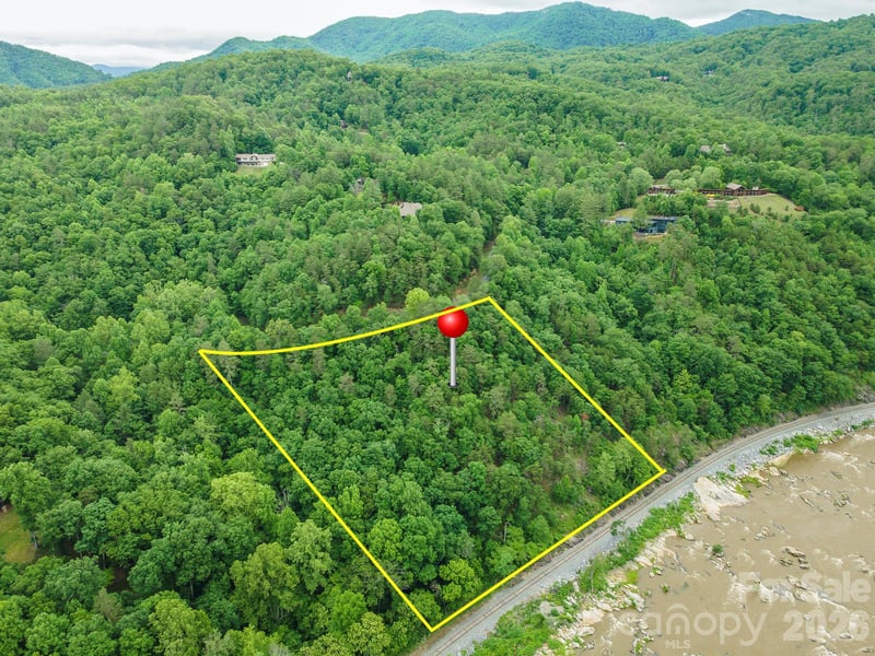 2391 French Broad Pw #34, Marshall, NC 28753