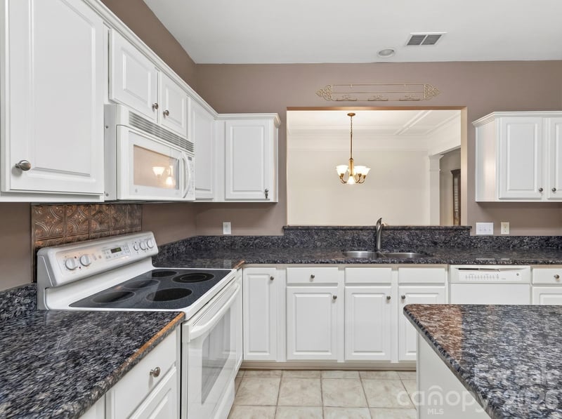 13614 Cardinals Nest Dr, Charlotte, NC 28269