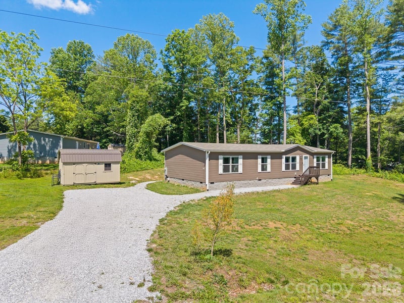 151 Field Sparrow Ln, Hendersonville, NC 28792