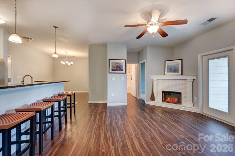 142 Brickton Village Cir #205, Fletcher, NC 28732