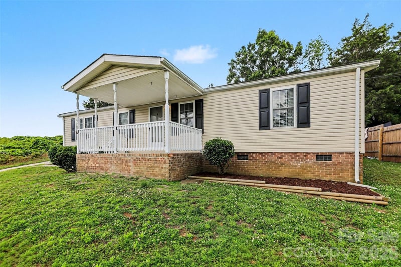 528 Woodlawn Ave, Concord, NC 28025