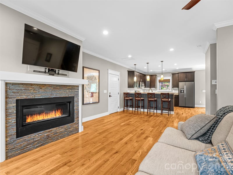 71 Mclain St, Asheville, NC 28803