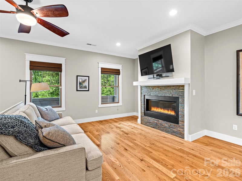 71 Mclain St, Asheville, NC 28803