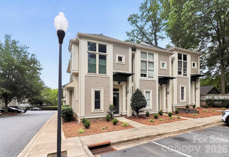 1073 Park West Dr, Charlotte, NC 28209