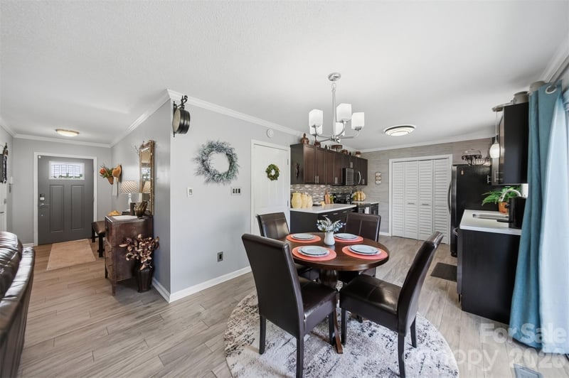 2104 Sheffield Ct, Conover, NC 28613