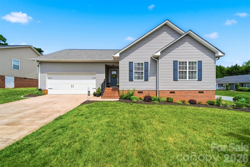 2104 Sheffield Ct, Conover, NC 28613