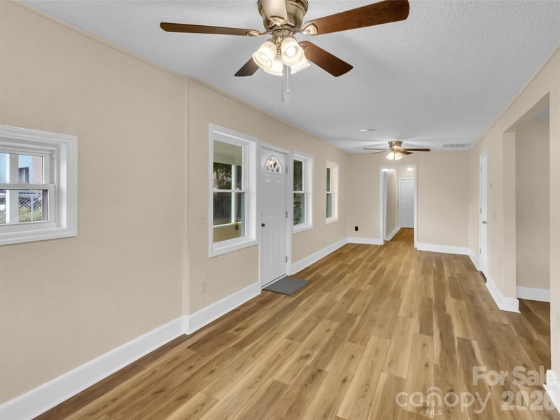 492 Riverbend St, Waynesville, NC 28786