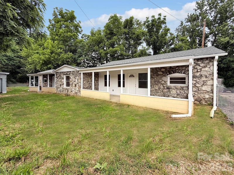 492 Riverbend St, Waynesville, NC 28786