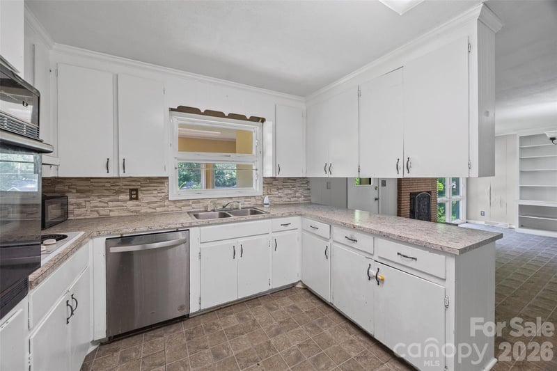 1020 Candlewood Ln, Rock Hill, SC 29730