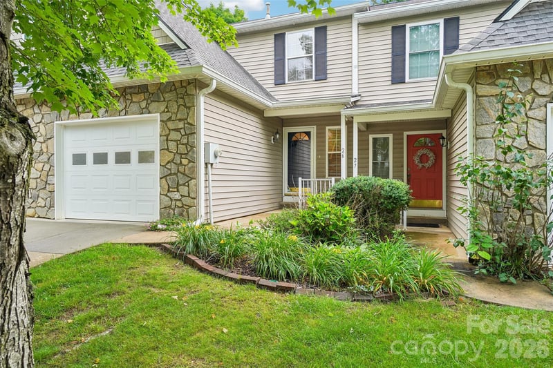 26 Willowick Dr, Asheville, NC 28803