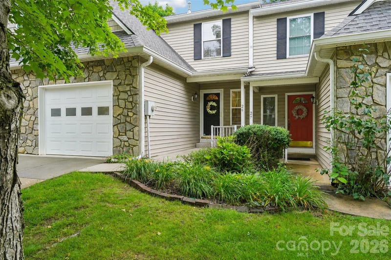26 Willowick Dr, Asheville, NC 28803